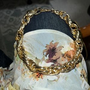 B.A.B.E creates necklace and earrings